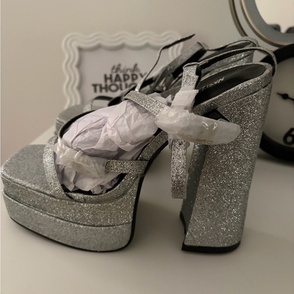 Brand New Nasty Gal Silver Platform Heels SZ 10 - Picture 9 of 9